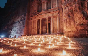 البتراء في الأردن Provided by: Filippo Cesarini via Unsplash