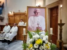 الكنيسة في حلب تصلّي لراحة نفس البابا بنديكتوس السادس عشر