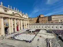 البابا لاوون الرابع عشر يُعلن قداسة كارلو أكوتيس وبيير جورجيو فراسّاتي في ساحة القدّيس بطرس-الفاتيكان