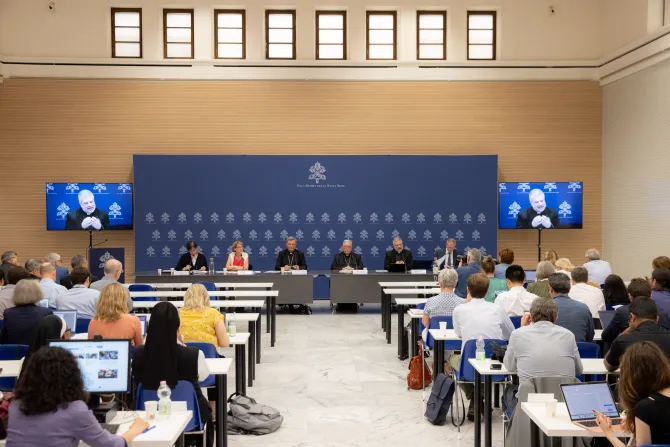 مؤتمر صحافي في دار الصحافة الفاتيكانيّة يقدّم الوثيقة التحضيريّة لسينودس 2023
