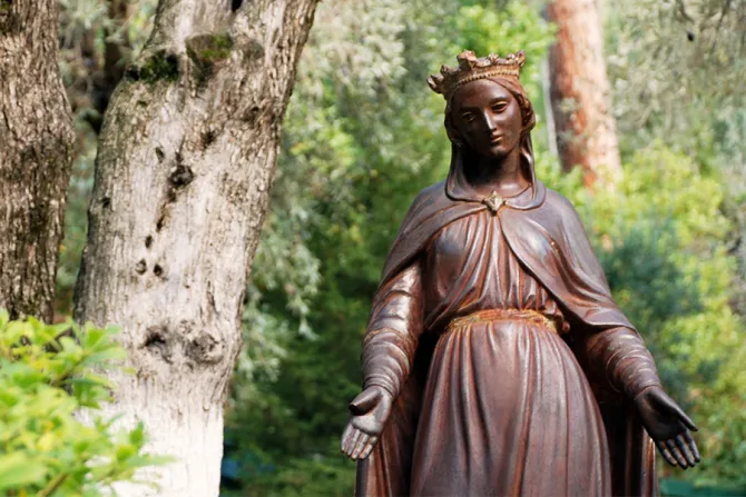 تمثال للسيّدة العذراء في أفسس-تركيا
