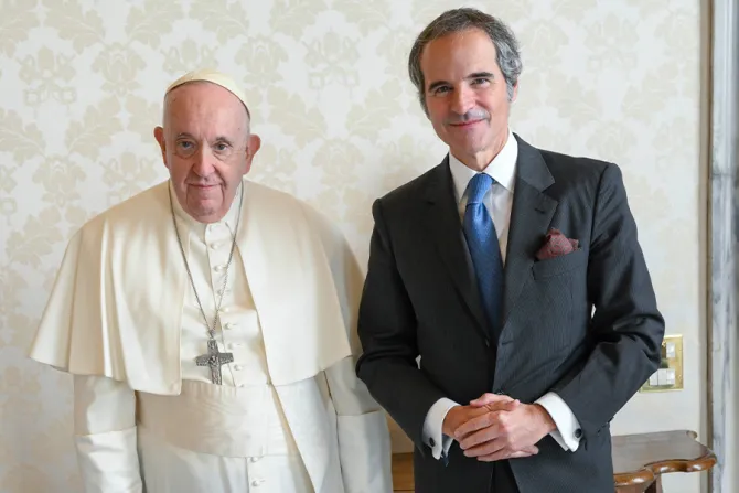 البابا فرنسيس يستقبل رئيس الوكالة الدوليّة للطاقة الذريّة رافائيل غروسي