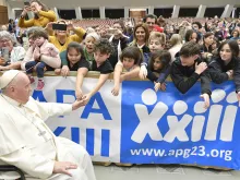 البابا فرنسيس يستقبل أطفال جماعة البابا يوحنا الثالث والعشرين