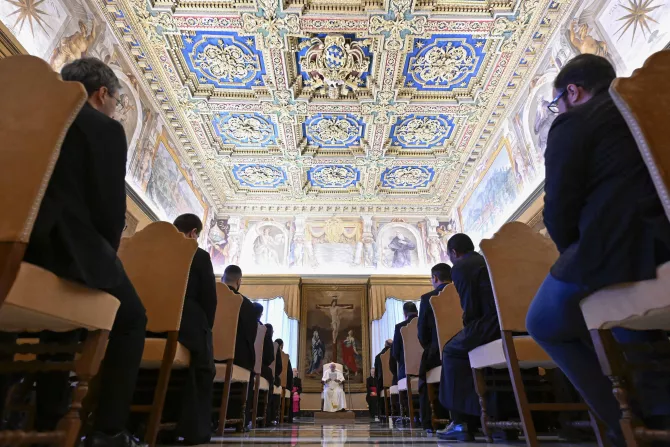 البابا فرنسيس يلتقي مشاركين في دورة دراسيّة دوليّة لتنشئة المسؤولين عن الاحتفالات الليتورجيّة في الأبرشيّات