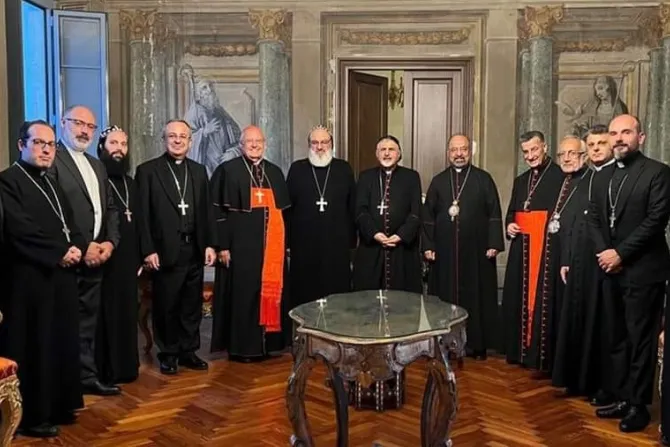 الراعي في لقاء يجمع بطاركة وكرادلة في مقرّ بطريركيّة السريان الكاثوليك في روما