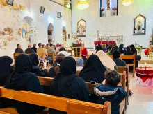 العراق: مسلمون يشاركون المسيحيين الاحتفالات الميلاديّة في العمارة
