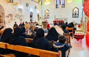 العراق: مسلمون يشاركون المسيحيين الاحتفالات الميلاديّة في العمارة Provided by: Chaldean Archeparchy of Basra