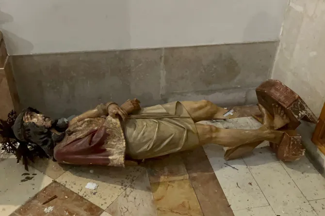 كسر تمثال المسيح في كنيسة الجلد في القدس