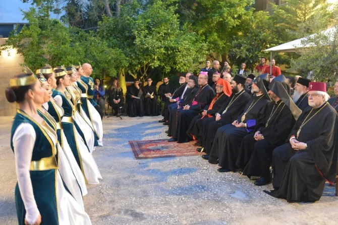 الكنيسة الأرمينيّة الكاثوليكيّة تحيي الذكرى المئويّة لوجودها في اليونان بحضور ميناسيان-3