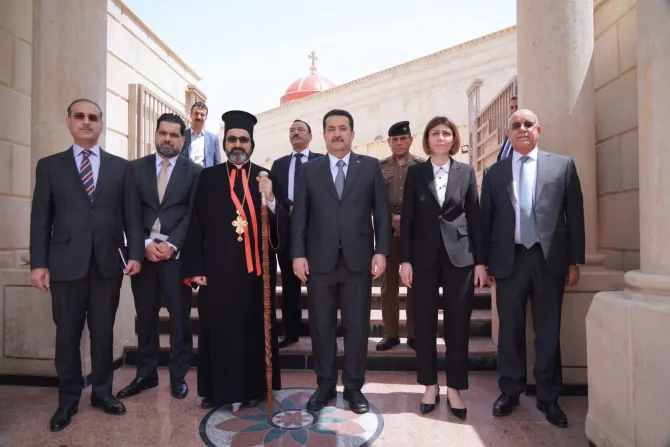 رئيس الوزراء العراقي يزور كنيسة الطاهرة الكبرى في بغديدا