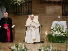 البابا فرنسيس يلتقي الفقراء والنازحين في كنيسة القديسة أليصابات المجريّة-بودابست