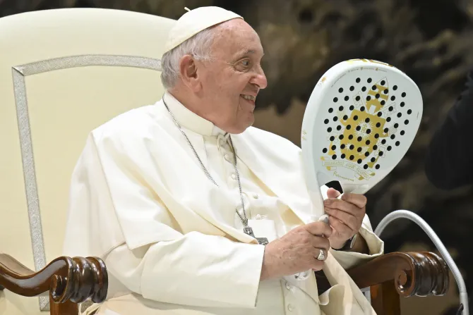 البابا فرنسيس يلتقي المشاركين في الندوة الدوليّة لرياضتَي كرة المضرب والبادل في قاعة بولس السادس الفاتيكانيّة