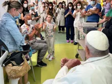البابا فرنسيس يزور صباح اليوم القسم الخاصّ بمعالجة الأورام وجراحة الأعصاب للأطفال