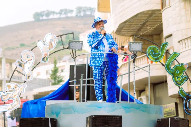 كرنفال مرمريتا يجمع مسيحيي سوريا احتفالًا بعيد انتقال مريم العذراء