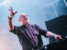 الأب غييرمي بيكسوتو