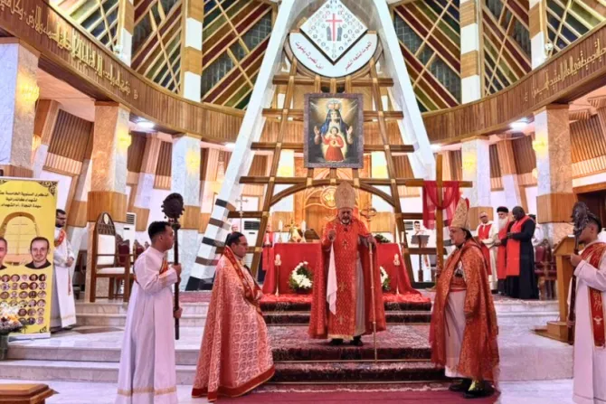 الاحتفال بالقدّاس الإلهيّ في كاتدرائيّة سيّدة النجاة في الذكرى الخامسة عشرة لشهدائها