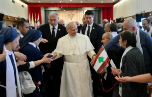 البابا لاوون الرابع عشر يزور مستشفى الصليب للأمراض العقليّة والنفسيّة في جلّ الديب، لبنان مصدر الصورة: فاتيكان ميديا