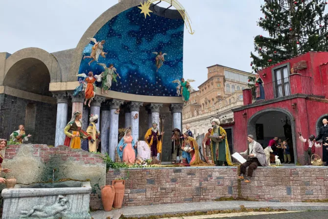 المغارة الميلاديّة في ساحة القدّيس بطرس