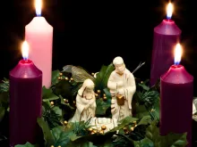 شموع إكليل المجيء... دعوةٌ إلى انتظار ميلاد الربّ