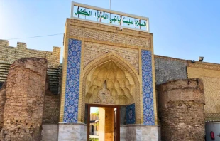 مدخل مرقد النبيّ حزقيال مصدر الصورة: Wikimapia