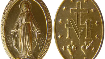 الأيقونة العجائبيّة Provided by: Miraculous Medal, Front and Back (photo: Xhienne/Wikimedia Commons)/NCR