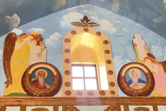 كنيسة مار ميخائيل في بلدة سرعل اللبنانيّة