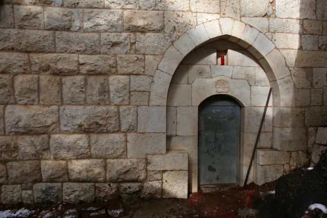 كنيسة التجلّي الأثريّة في في بلدة بشرّي، لبنان