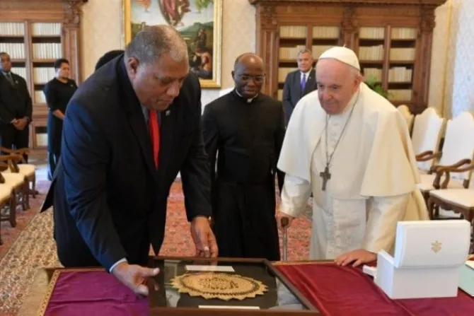 البابا فرنسيس يلتقي الرئيس الفيجي