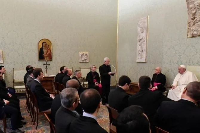 البابا فرنسيس يلتقي جماعة إكليريكيّة برشلونة