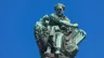 تمثال للقدّيس مرقس الإنجيليّ على الواجهة الخارجيّة الغربيّة لكاتدرائيّة القدّيس إسحق في مدينة سانت بطرسبرغ الروسيّة