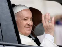 البابا فرنسيس في المقابلة العامّة في ساحة القديس بطرس في 20 نيسان 2022.