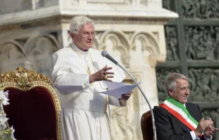 البابا بنديكتوس السادس عشر في اللقاء العالمي للعائلات في يونيو/حزيران 2012 Provided by: CNA