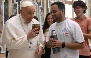 البابا فرنسيس يلتقي مجموعة من شباب أبرشيّة كوردوبا الأرجنتينيّة المتوجّهين إلى لشبونة للمشاركة في الأيّام العالميّة للشبيبة Provided by: Vatican Media
