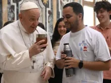 البابا فرنسيس يلتقي مجموعة من شباب أبرشيّة كوردوبا الأرجنتينيّة المتوجّهين إلى لشبونة للمشاركة في الأيّام العالميّة للشبيبة