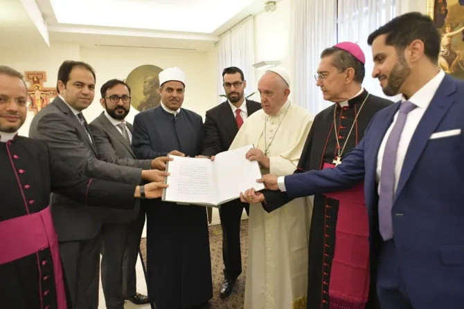 البابا فرنسيس يبارك عمل مؤسسة الأخوّة الإنسانيّة في مصر