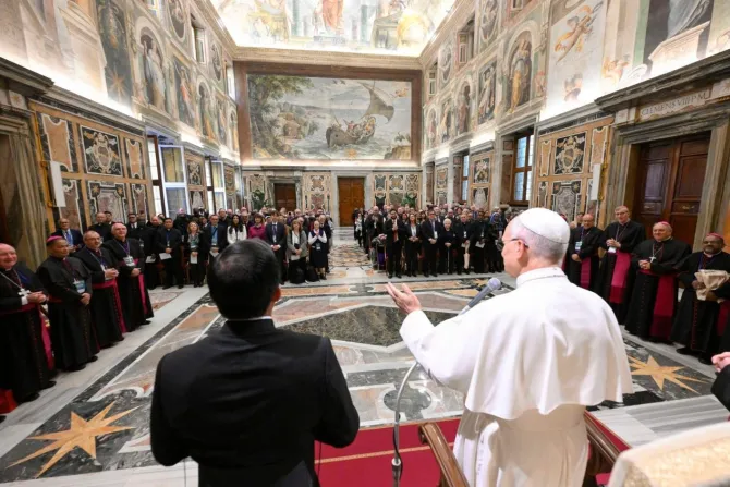 البابا لاوون الرابع عشر يلتقي المشاركين في المؤتمر الدوليّ الثاني لرعويّة المسنّين في القصر الرسولي الفاتيكانيّ اليوم