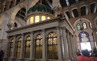 مقام يوحنّا المعمدان حيث يُعتقد بوجود رأسه مصدر الصورة : آسي مينا