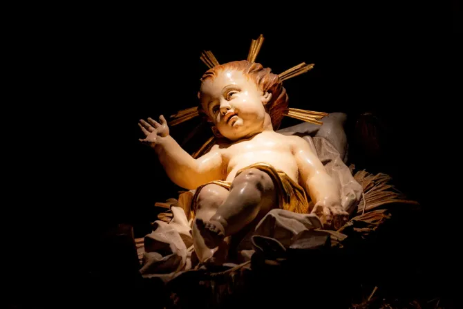 تمثال الطفل يسوع في بازيليك القدّيس بطرس الفاتيكانيّة، عيد الميلاد 2022