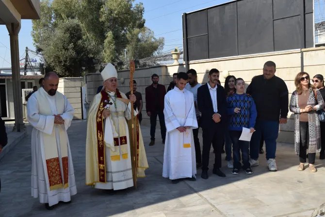 كنيسة مار بولس الرسول الكلدانيّة في الموصل تحتفل بدق اجراس كنيستها الاول مرة منذ عام 2014