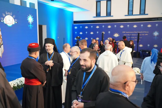 جانبٌ من أعمال مؤتمر كنيسة المشرق الآشوريّة احتفالًا بالـذكرى الـ1700 لانعقاد مَجْمَع نيقيا