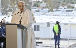 البابا فرنسيس في مركز للاجئين باليونان عام 2021 مصدر الصورة:  فاتيكان ميديا