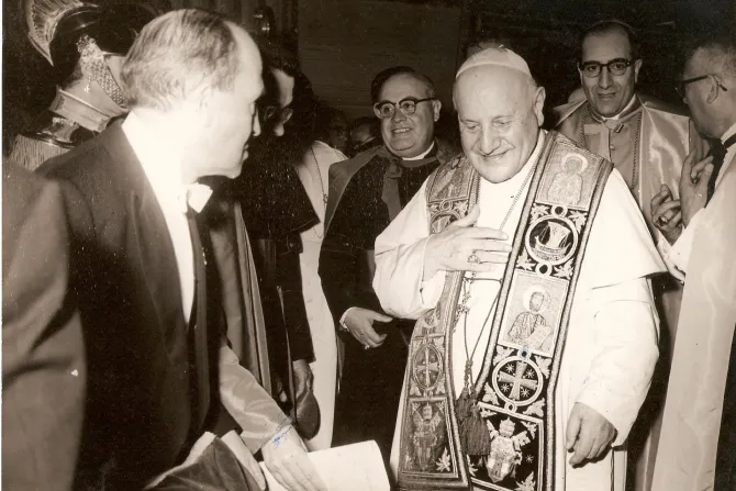 البابا يوحنا الثالث والعشرون في العام 1962