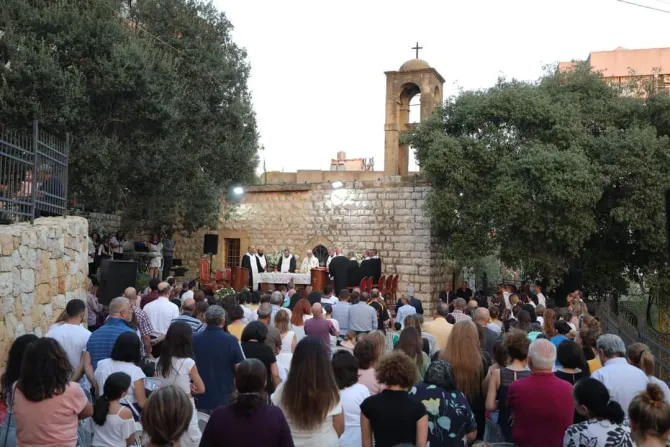 عودة الاحتفالات الليتورجيّة إلى كنيسة سيّدة النجاة الأثريّة في بلدة بياقوت، لبنان