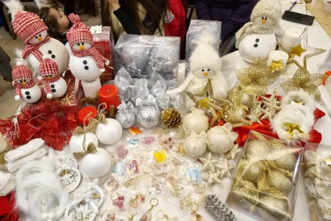 لقطات من بازار عيد الميلاد في كنيسة سيّدة دمشق