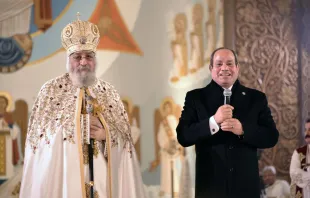 السيسي يشارك في احتفالات عيد الميلاد مطلع العام الحاليّ في كاتدرائيّة ميلاد المسيح-العاصمة الإداريّة الجديدة. مصدر الصورة: المتحدّث الرسميّ لرئاسة جمهوريّة مصر العربيّة