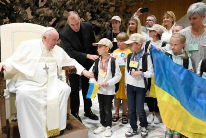 البابا فرنسيس يلتقي وفدًا من أوكرانيا عقب تعليمه الأسبوعي يوم الأربعاء 24 أغسطس/آب 2022