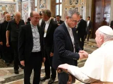 البابا فرنسيس يلتقي أعضاء جمعيّة الأساتذة والمختصّين في الليتورجيا