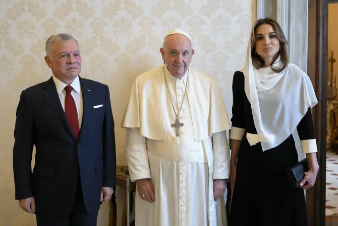 البابا فرنسيس يلتقي الملك الأردني عبد الله الثاني وعقيلته-2