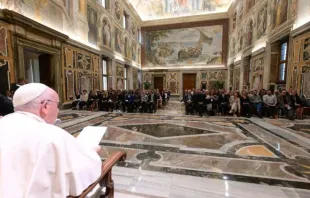 البابا فرنسيس يلتقي المشاركين في مؤتمر حول المهاجرين والتربية Provided by: Vatican Media