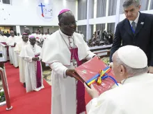 البابا فرنسيس يلتقي الأساقفة قبيل مغادرته الكونغو الديمقراطيّة